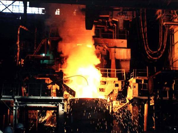 Steel-making process with electric arc furnace.